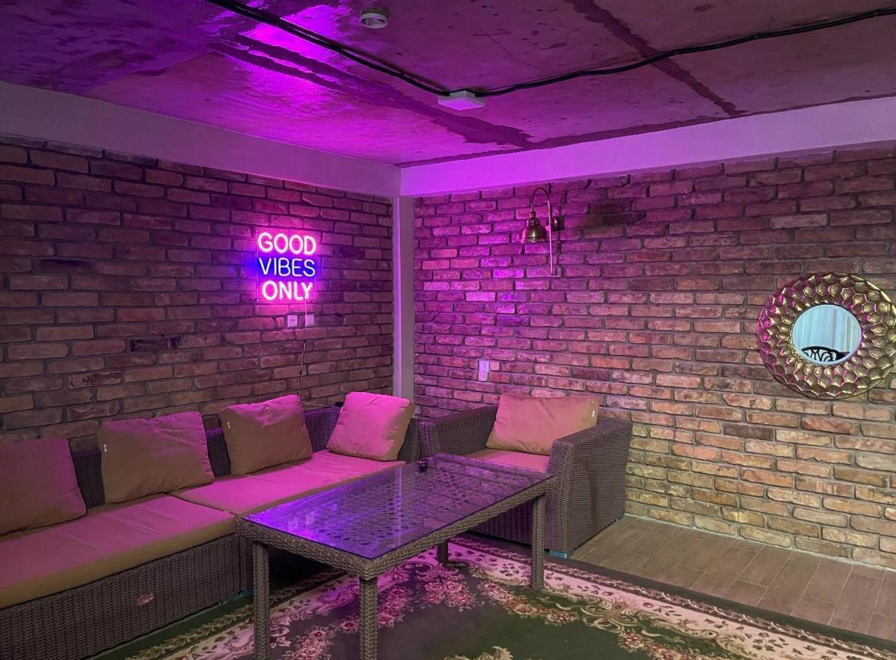 Local Hotel Tashkent Ngoại thất bức ảnh